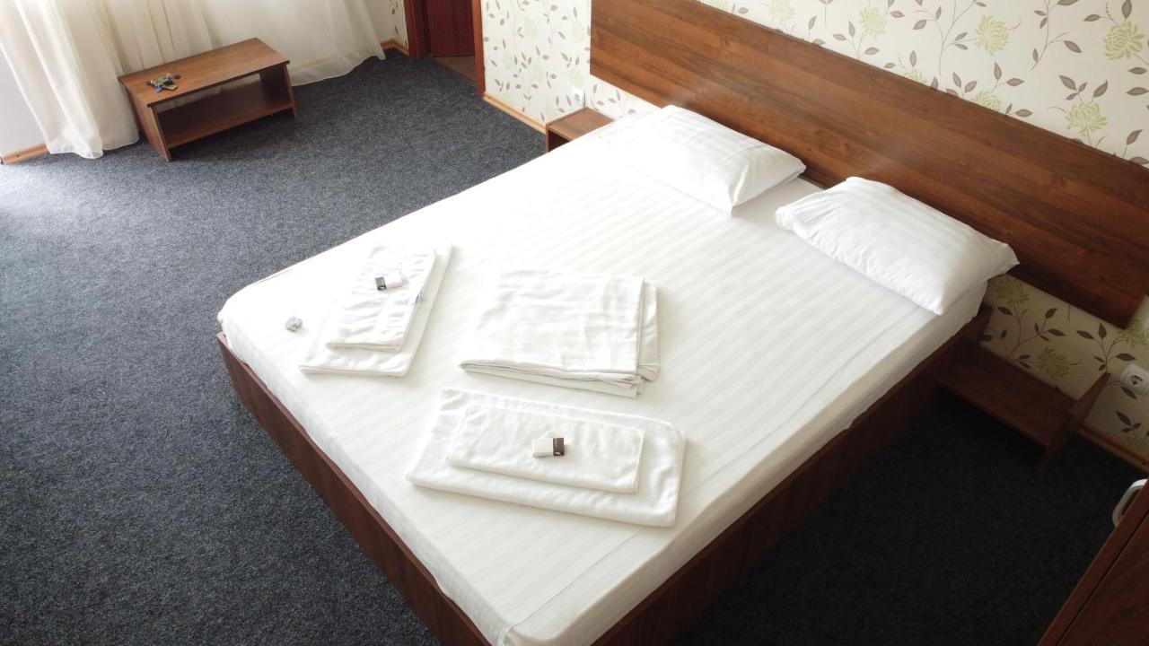 Hostel Restaurant Ciuperca Hunedoara Dış mekan fotoğraf