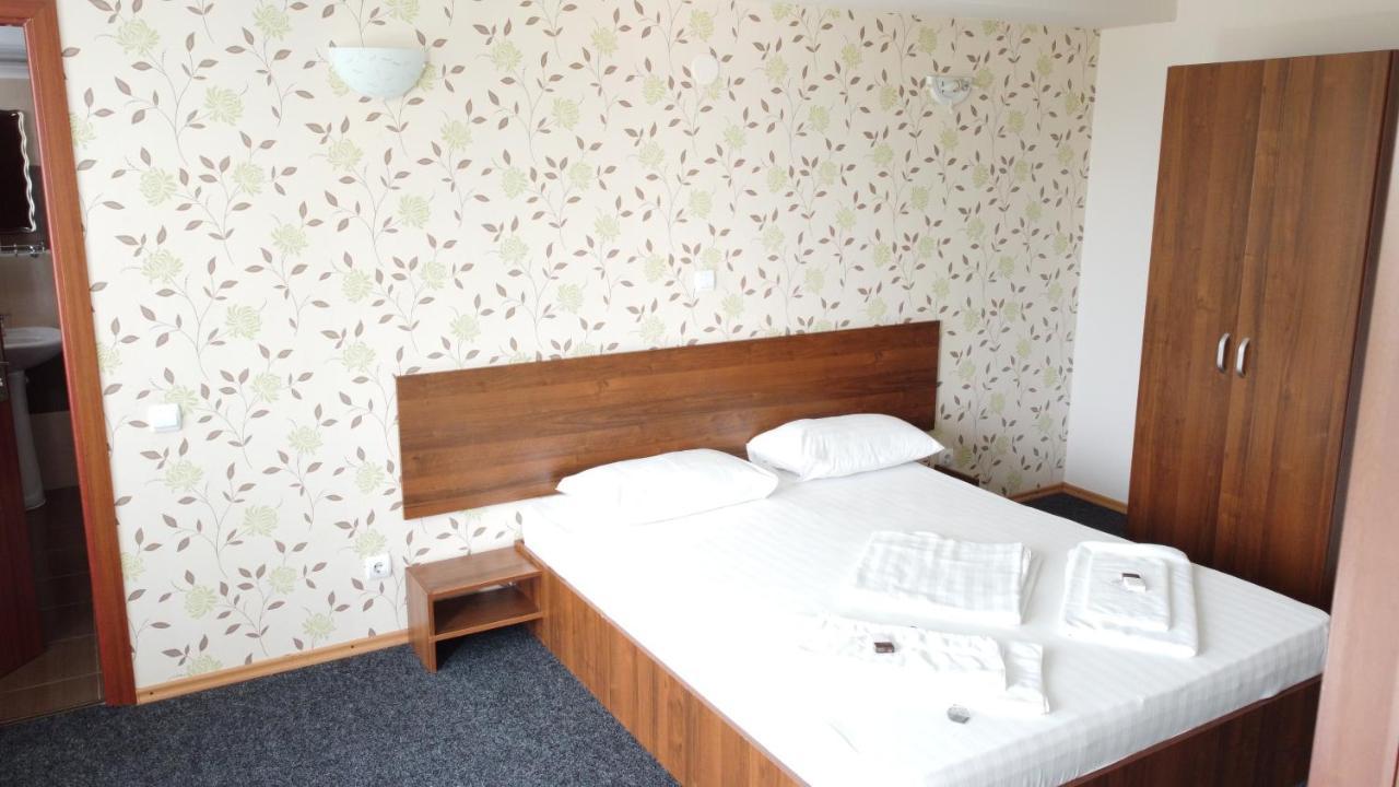 Hostel Restaurant Ciuperca Hunedoara Dış mekan fotoğraf