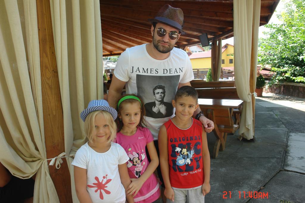 Hostel Restaurant Ciuperca Hunedoara Dış mekan fotoğraf